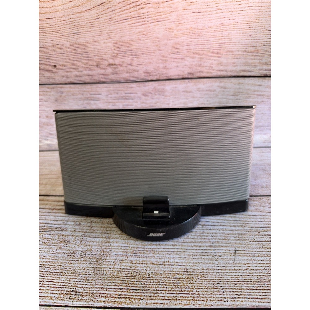 Bose SoundDock Series III Speaker Lightning Connector Used